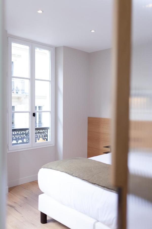 Tinah Paris, Champs Elysees Екстер'єр фото